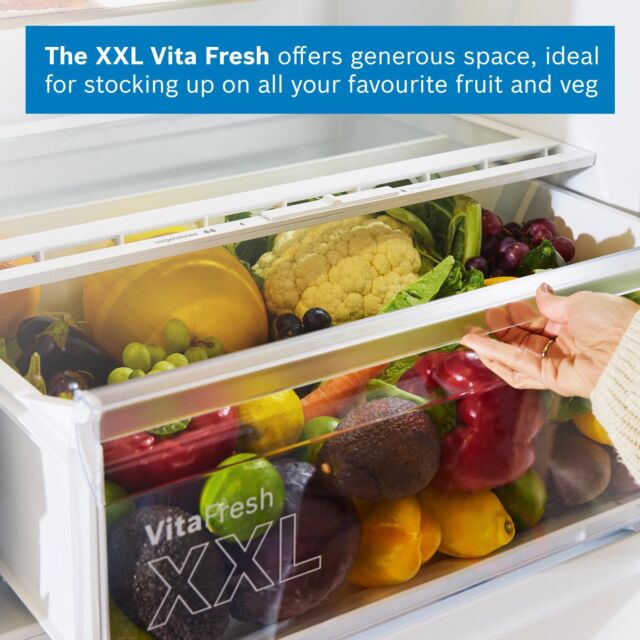 KBN96NSE1G, Built-in fridge-freezer with freezer at bottom