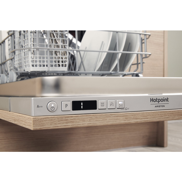 Hotpoint HSICIH4798BI Integrated Slimline Dishwasher - 10 Place Settings