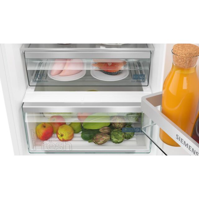 KI86NVSE0G, Built-in fridge-freezer with freezer at bottom