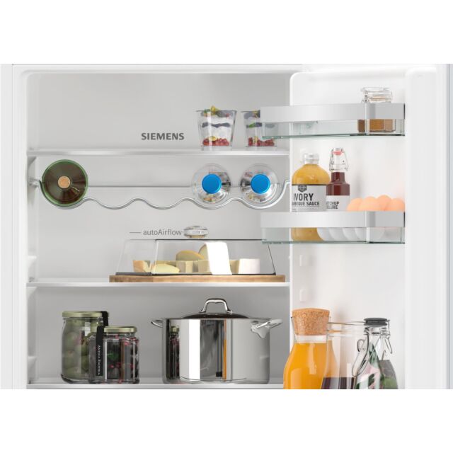 KI86NVSE0G, Built-in fridge-freezer with freezer at bottom
