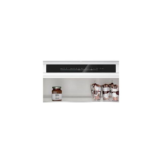 KBN96NSE1G, Built-in fridge-freezer with freezer at bottom